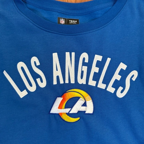 NFL LOS ANGELES RAMS Classic Women’s Crewneck Sweatshirt NWT - Picture 3 of 9